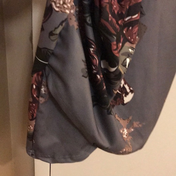 Grey Floral Body Con Dress - Picture 6 of 6